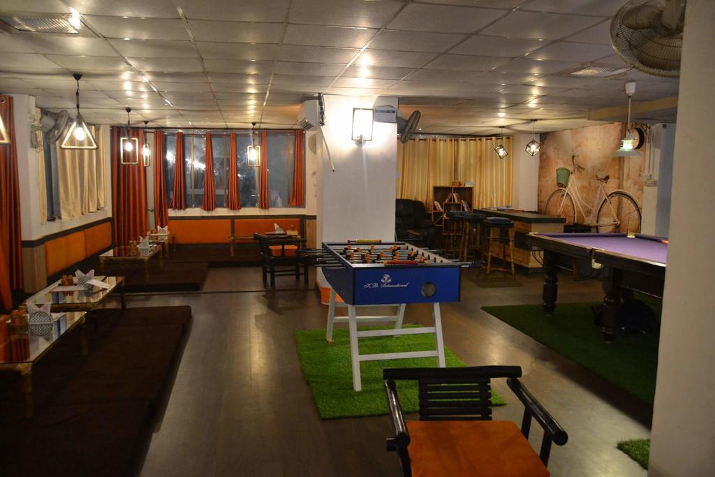 Hotel Akash Continental Rishīkesh Exterior foto