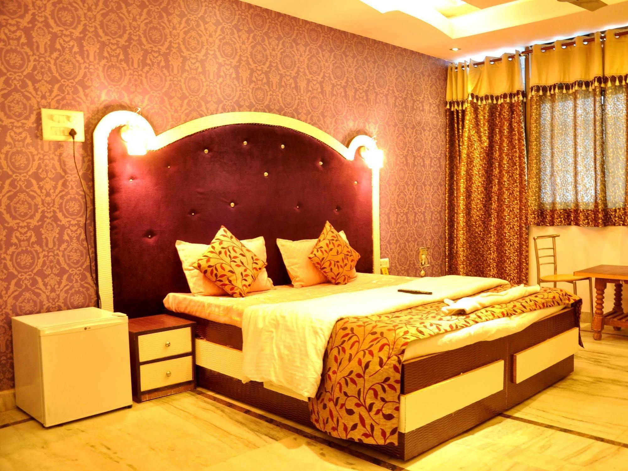 Hotel Akash Continental Rishīkesh Exterior foto